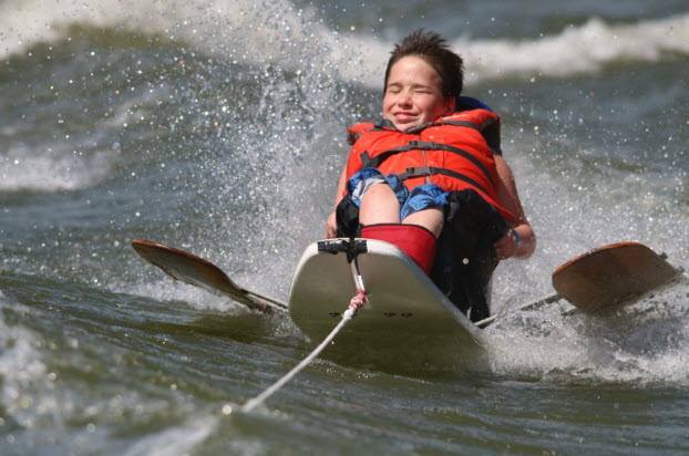 josh sit skiing