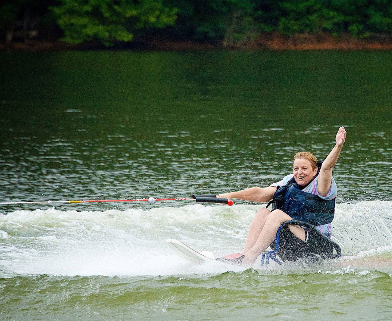 kim tries adaptive water skiing